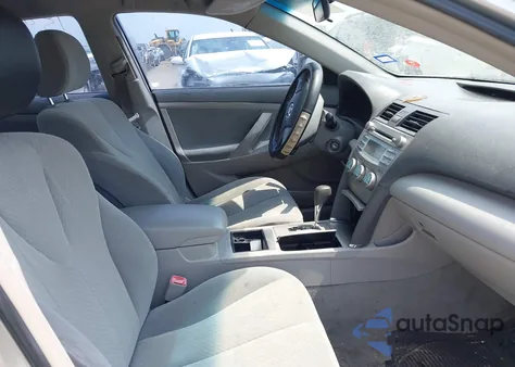 2008 Toyota Camry Le z USA, uszkodzony, nr VIN 4T4BE46K28R022940